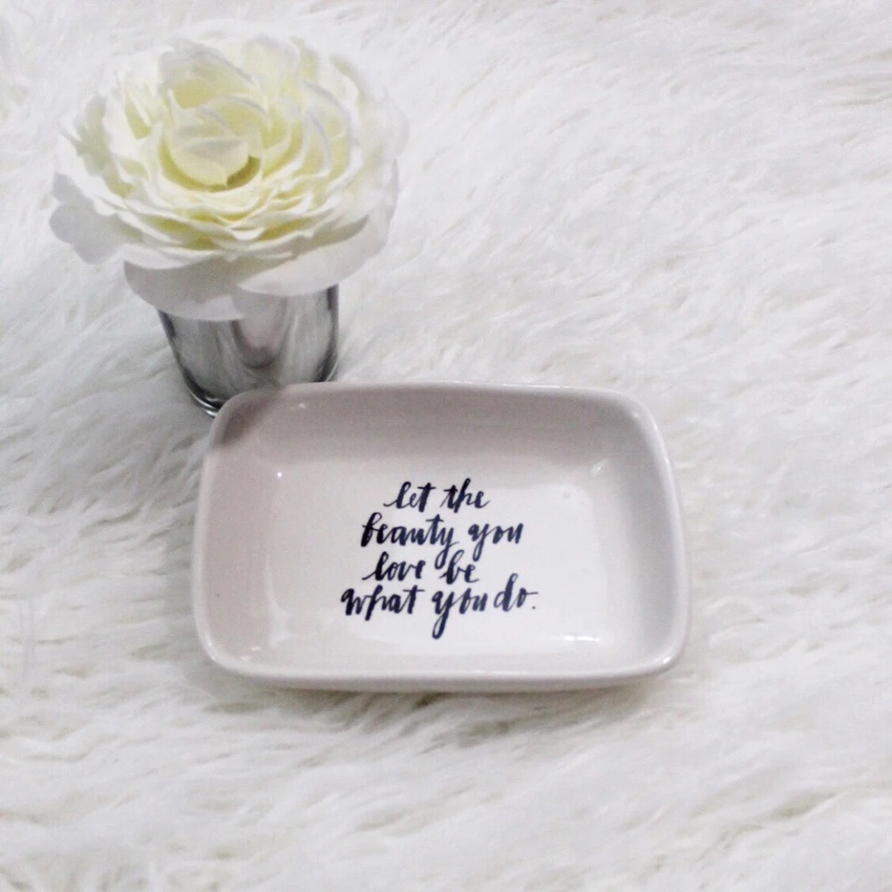 🎈SOLD 🎈Rae Dunn Love\Beauty Rectangle Tray/Dish - Picture 2 of 4